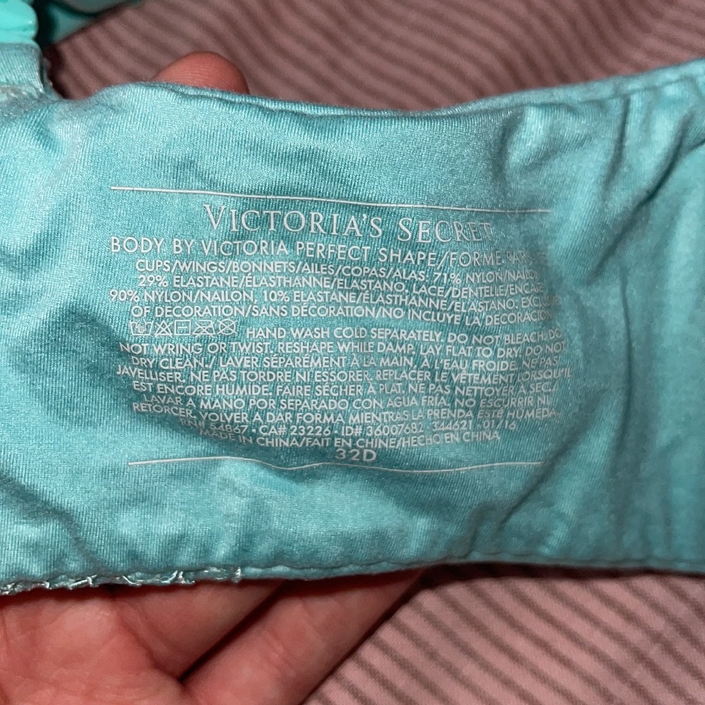 Victoria’s Secret Aqua Lace Multi-way Padded Bra - Picture 6 of 6